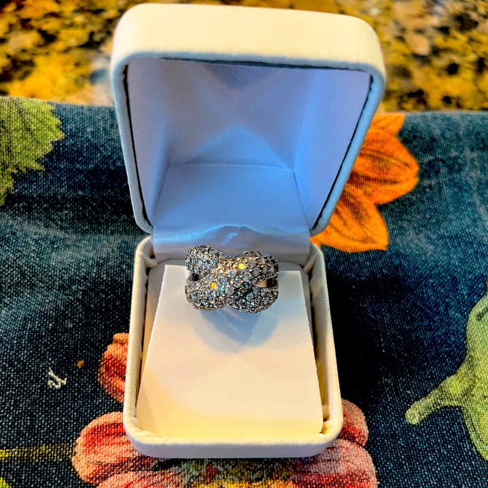 Silver & Crystal Cocktail Ring 💍! Bling looks so real.